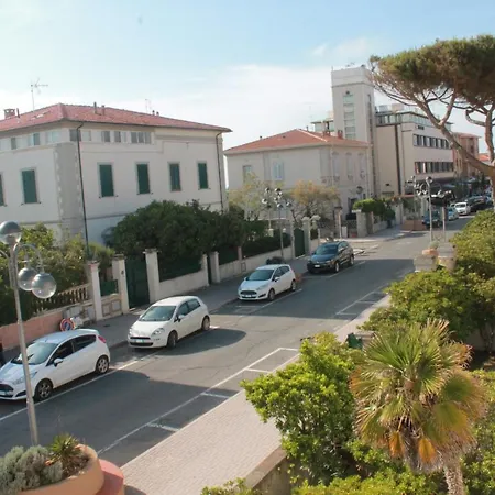 Giovanna A Solo 50m. Dal Mare * Marina di Castagneto Carducci